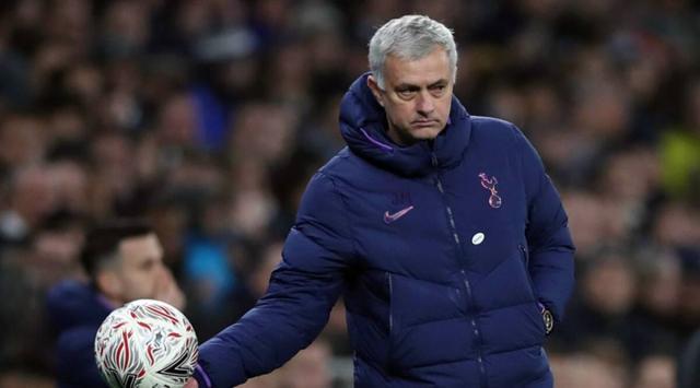 mourinho-spurs-fb.jpg
